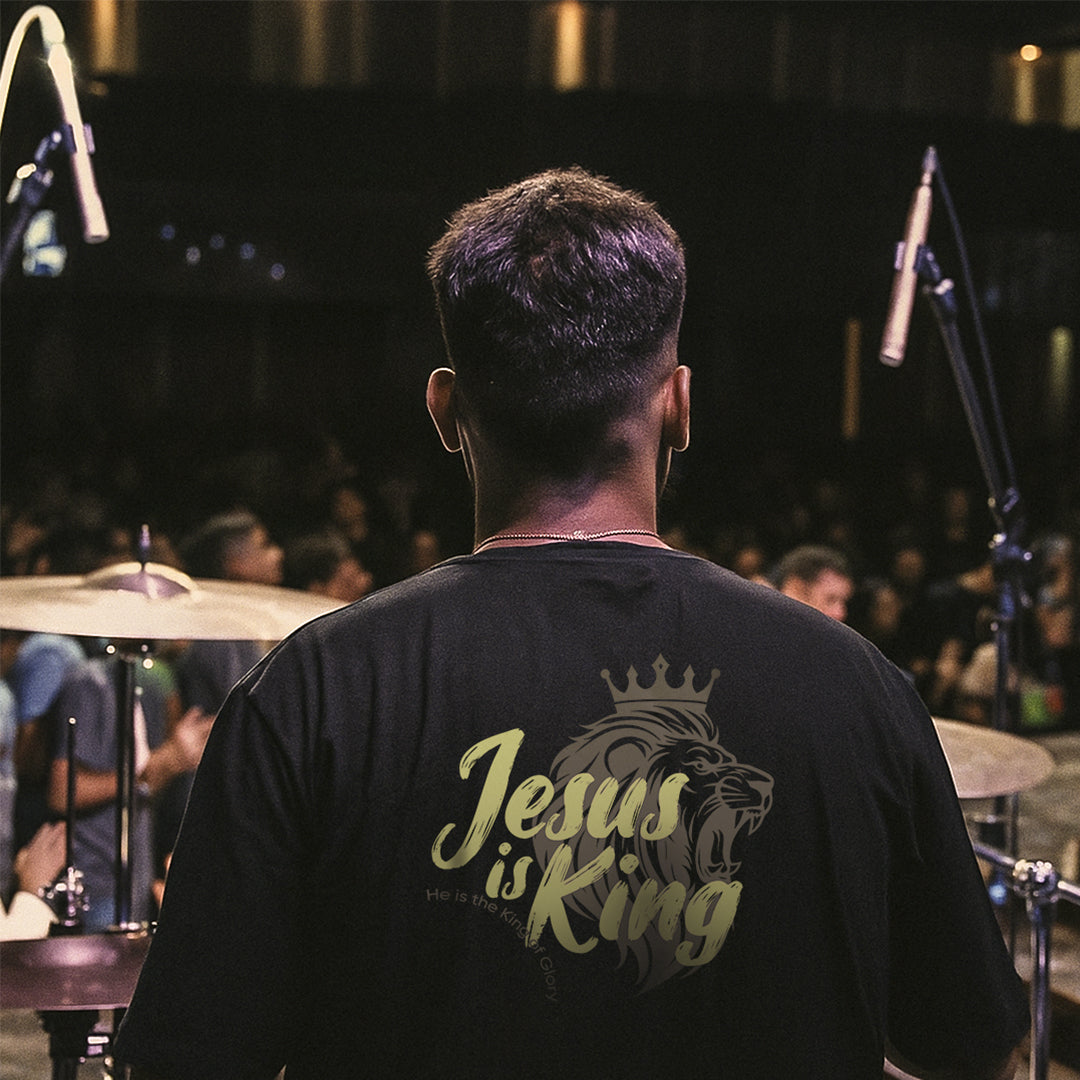 T-Shirt Jesus is King